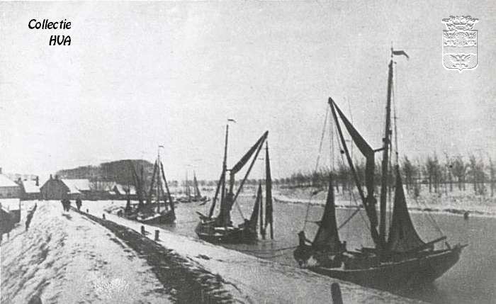 1271: De vissersvloot tijdens winterse omstandigheden in het kanaal.